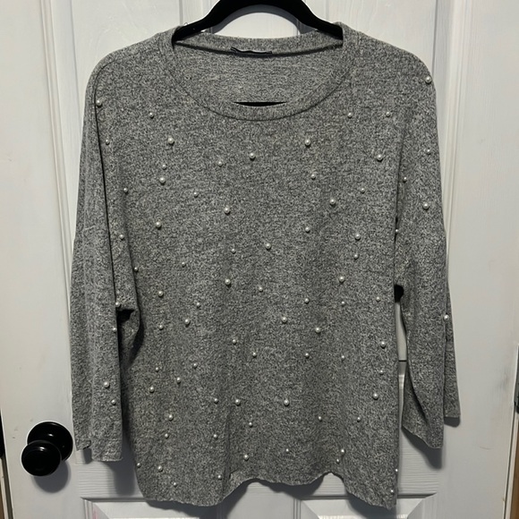 zara  sweater medium with pearls - Picture 1 of 4